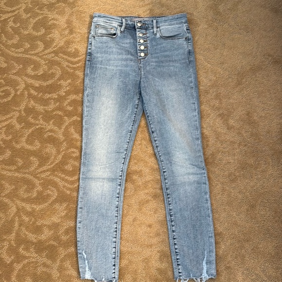 Joe's Jeans Women's Denim Sz 28/28 Button Fly Hi Rise Ankle Raw Hem light Wash - Picture 1 of 5